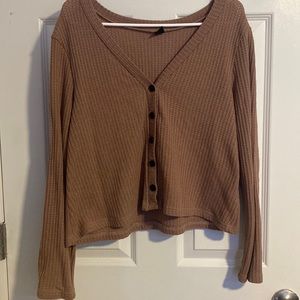 Women’s buttoned down shirt